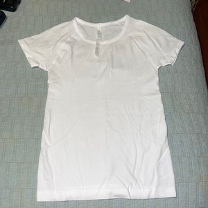 Swiftly Tech short sleeve